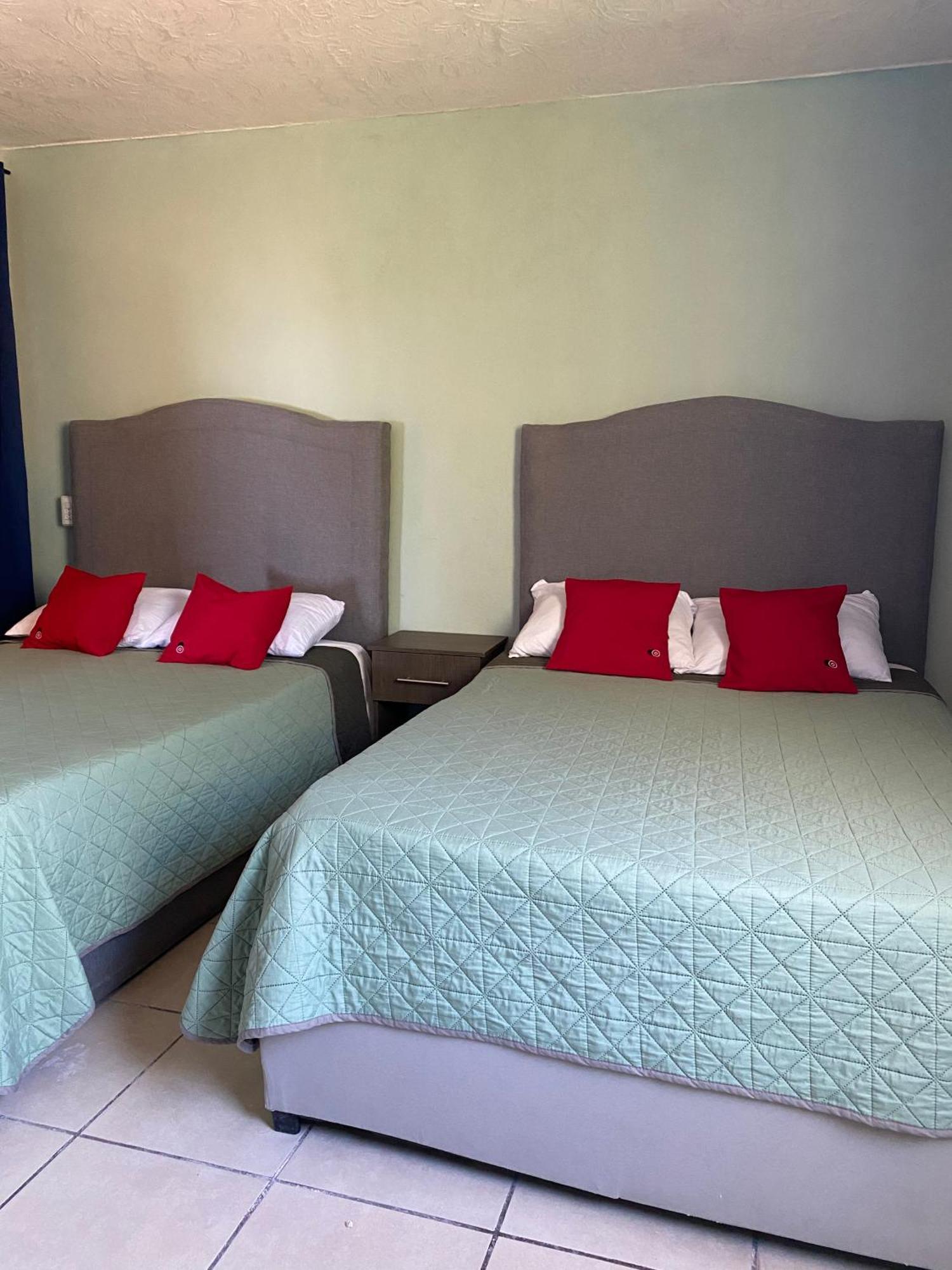 4 Venator House Boutique Aparthotel León Kültér fotó